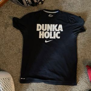 black nike t shirt